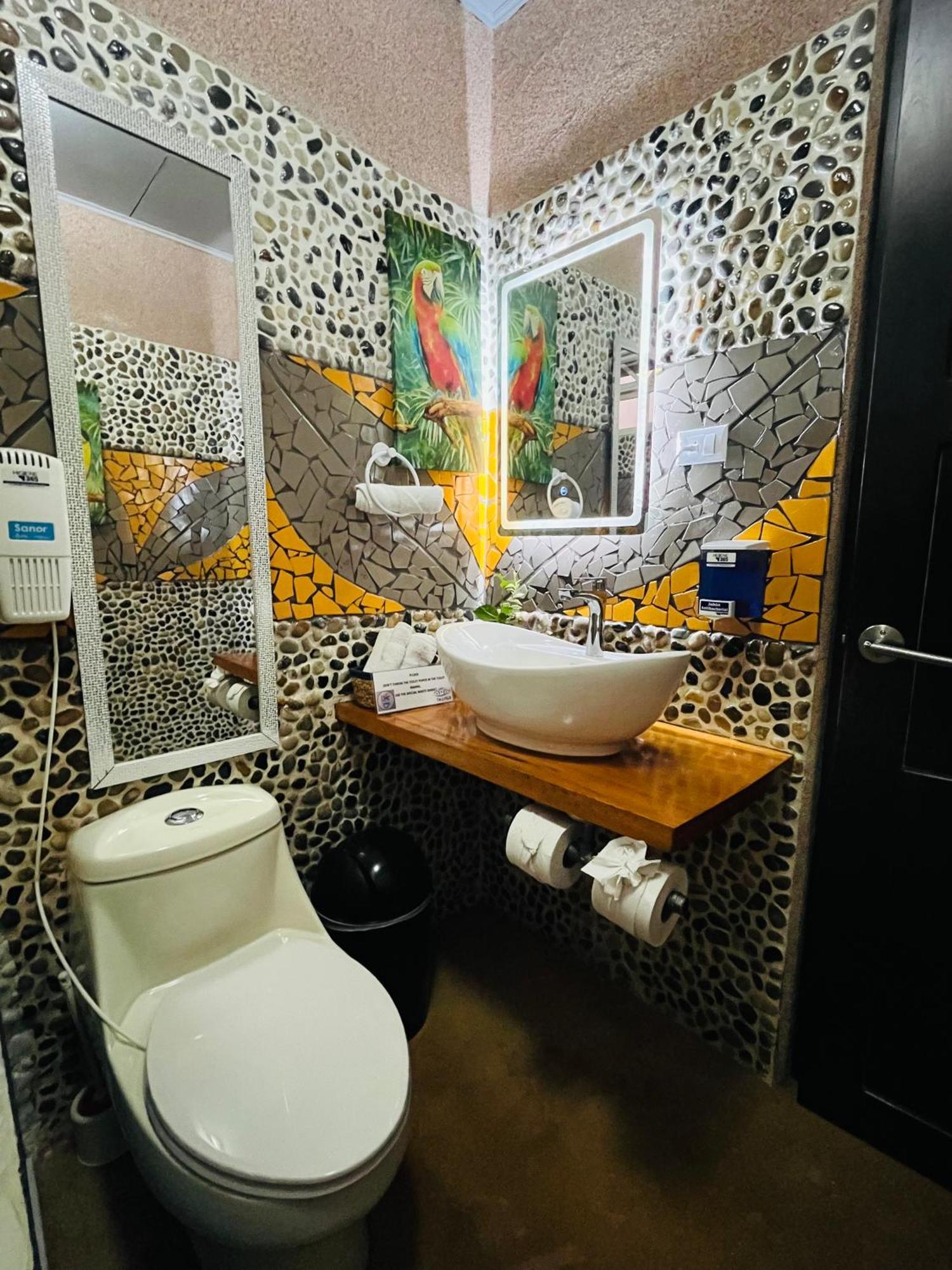 Sunrise House Bed & Breakfast Quepos Dış mekan fotoğraf