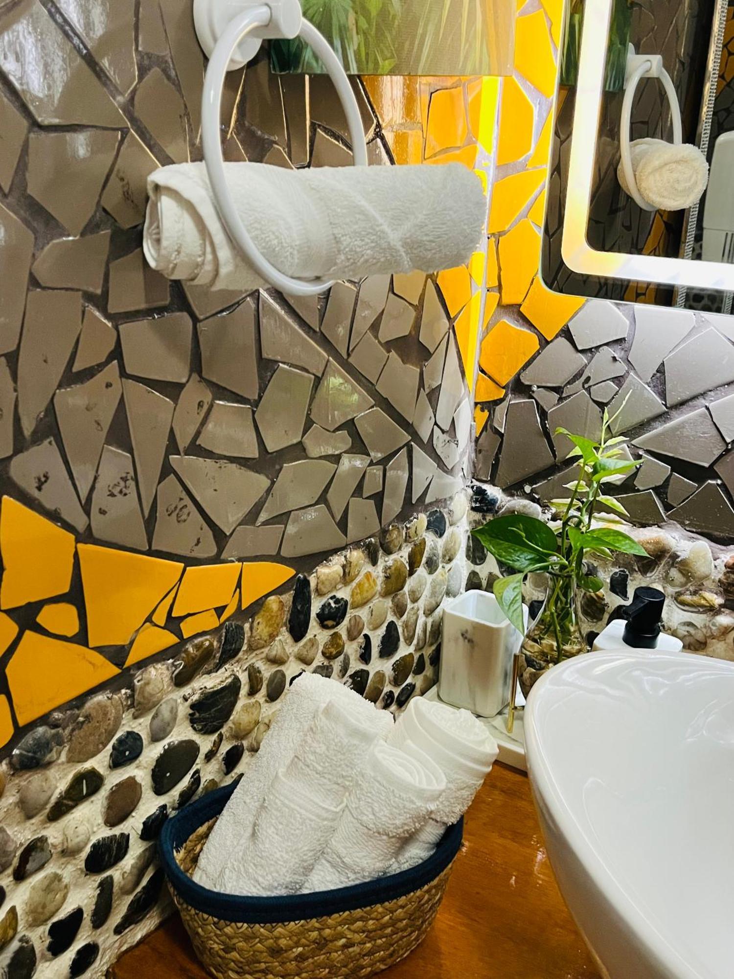 Sunrise House Bed & Breakfast Quepos Dış mekan fotoğraf
